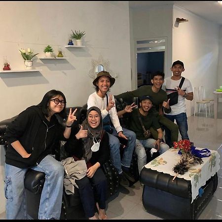 Twentynine Homestay Banyuwangi  Esterno foto