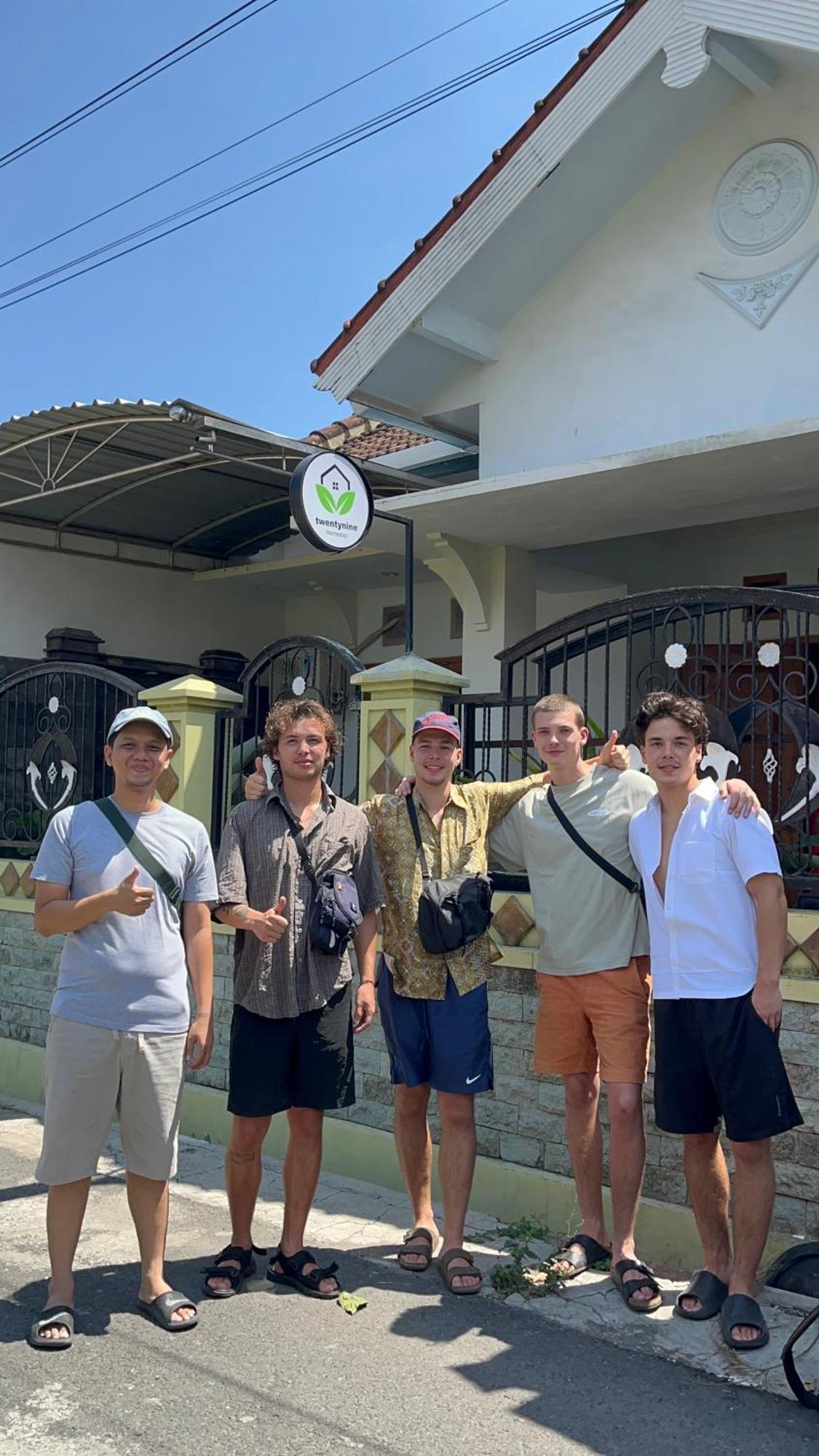Twentynine Homestay Banyuwangi  Esterno foto