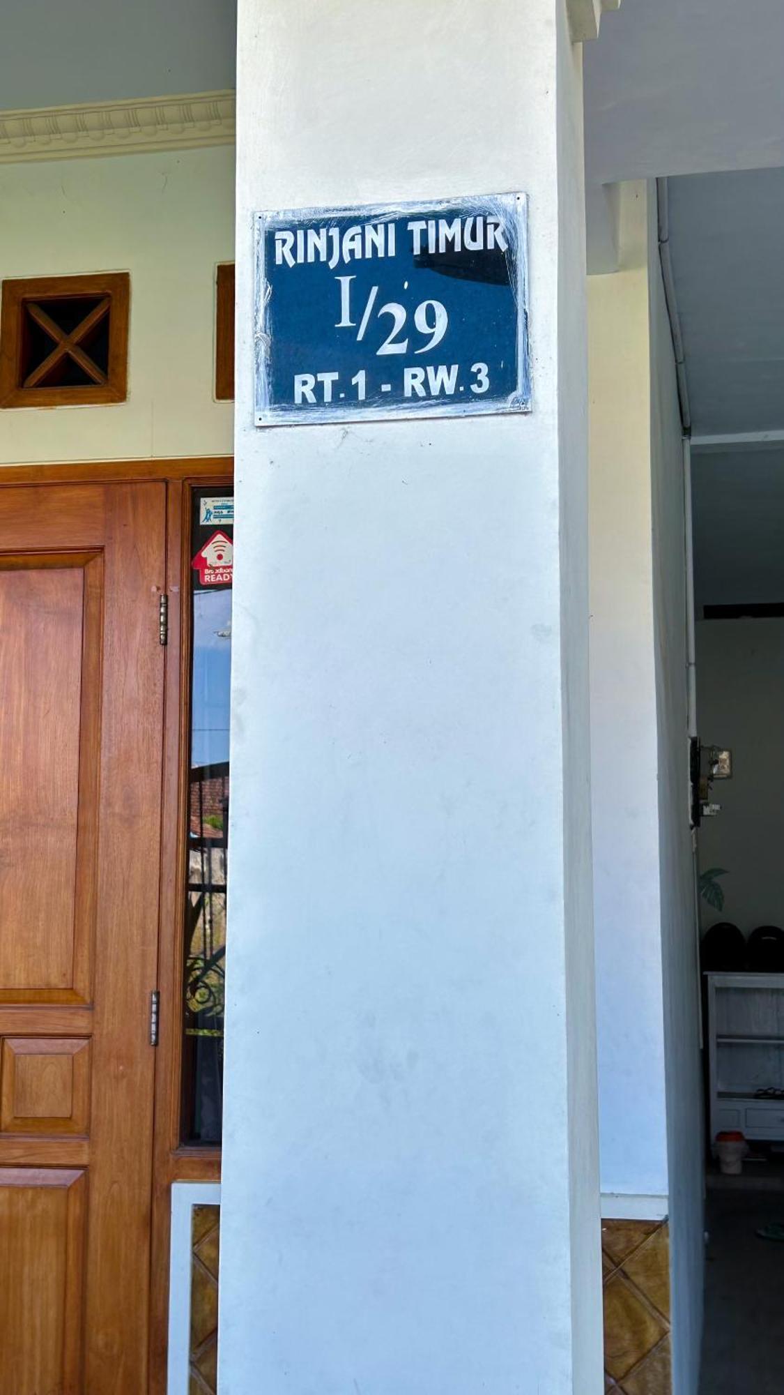 Twentynine Homestay Banyuwangi  Esterno foto